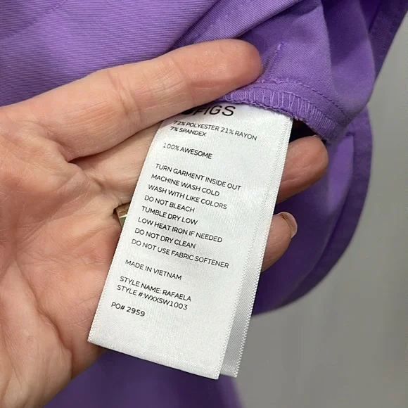 Figs Women’s Two Piece Scrub Set Rafaela Top and Kade Pants purple size XL. - Picture 5 of 13